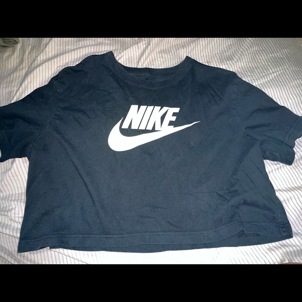 nike crop tops